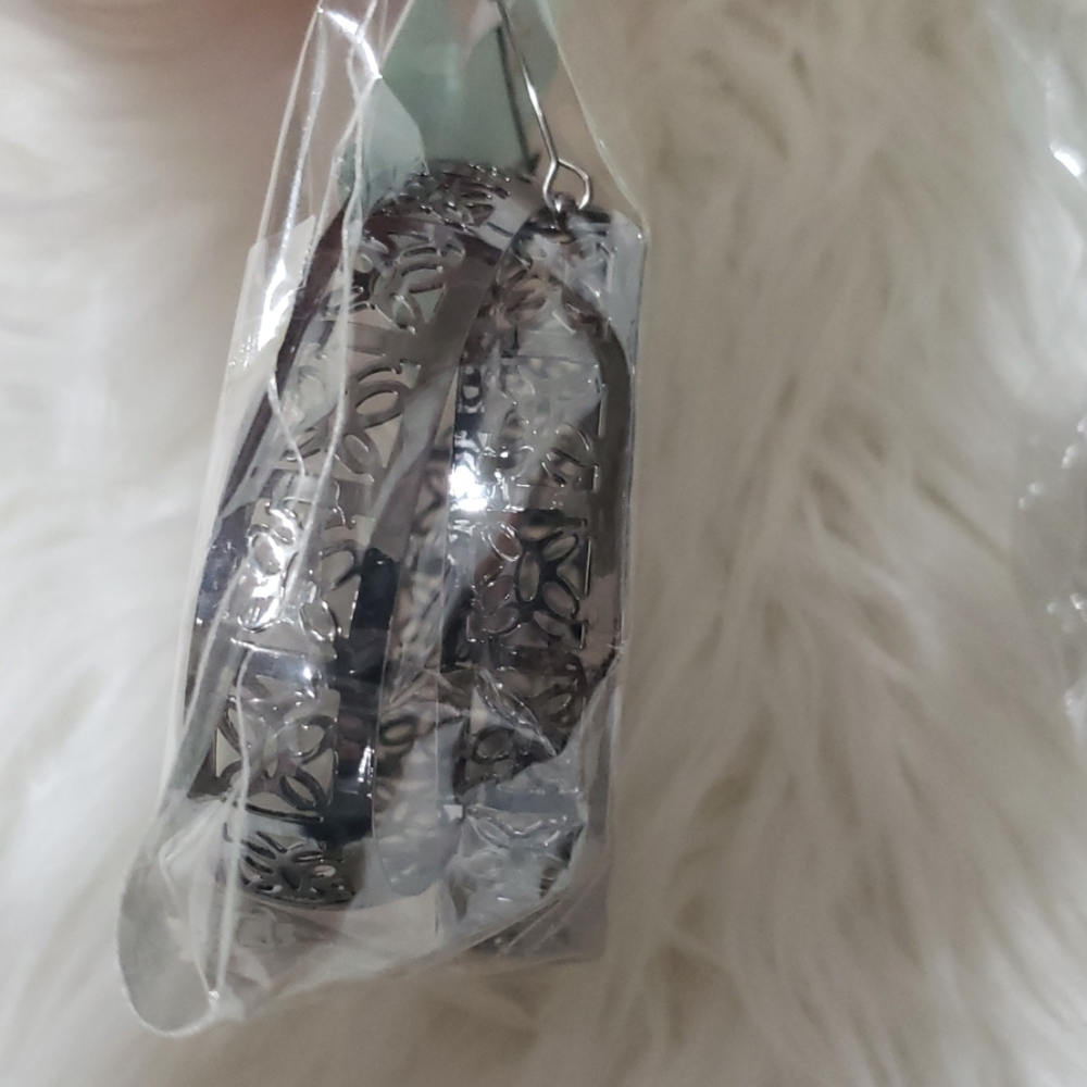 Jewelry - Picture 4 of 4